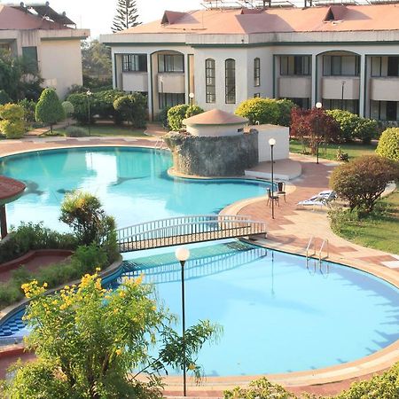 Aveda Blue Country Resort Panchgani Ngoại thất bức ảnh