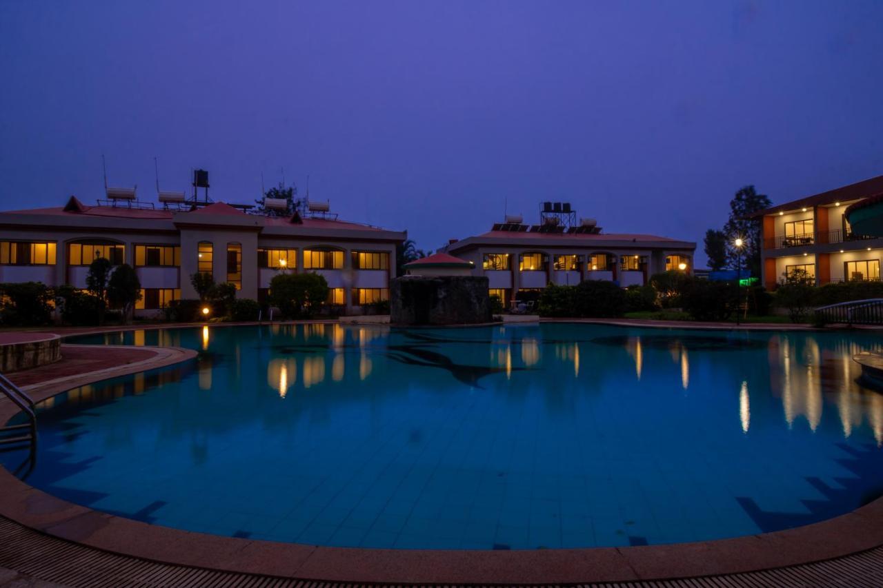 Aveda Blue Country Resort Panchgani Ngoại thất bức ảnh