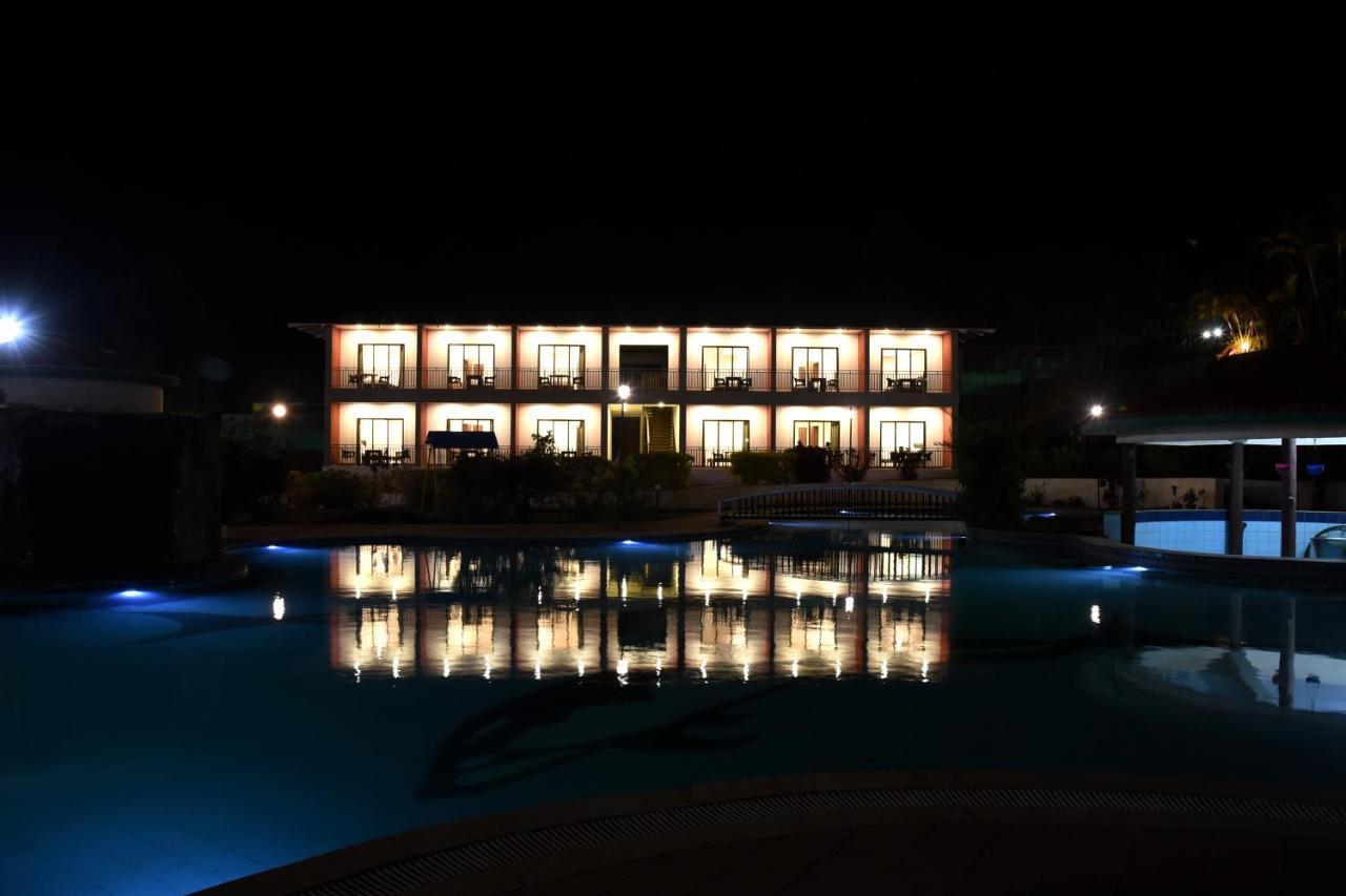 Aveda Blue Country Resort Panchgani Ngoại thất bức ảnh