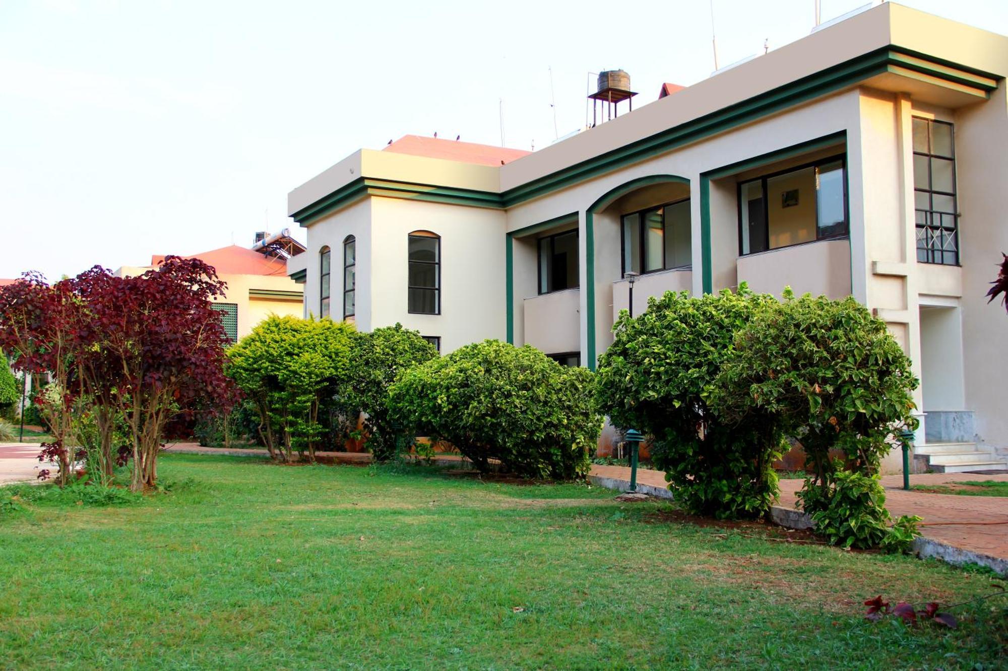 Aveda Blue Country Resort Panchgani Ngoại thất bức ảnh