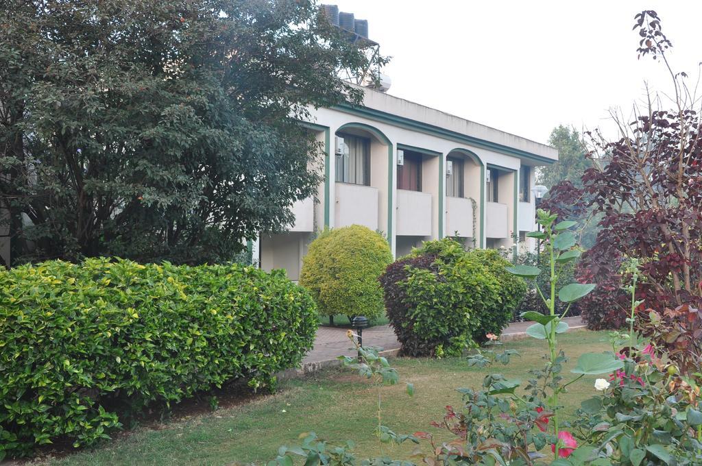 Aveda Blue Country Resort Panchgani Ngoại thất bức ảnh