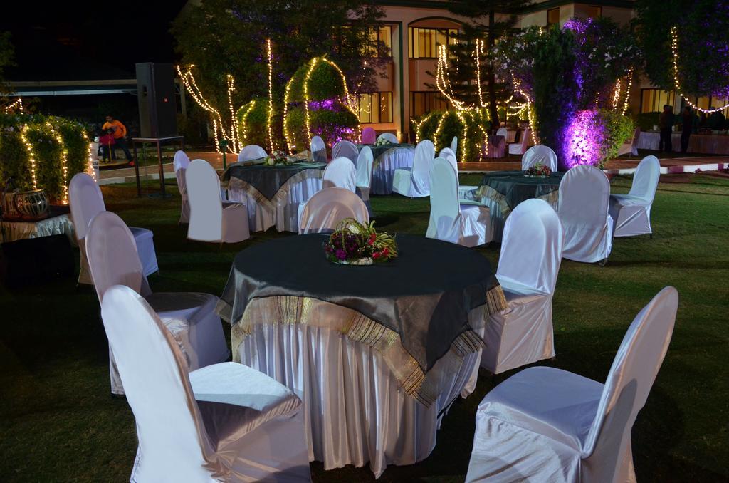 Aveda Blue Country Resort Panchgani Ngoại thất bức ảnh