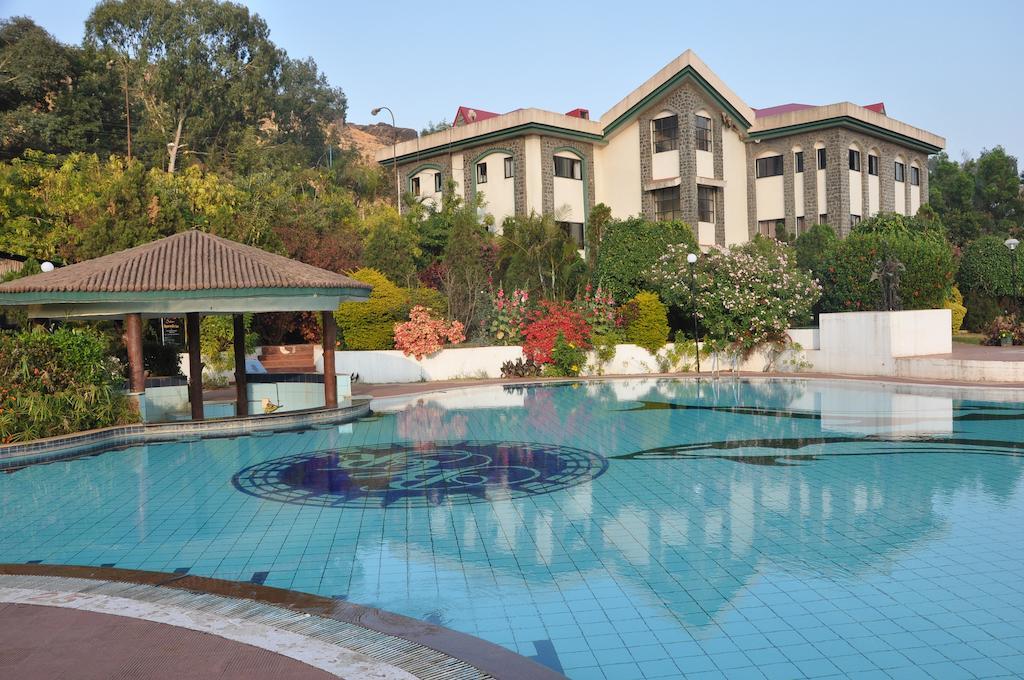Aveda Blue Country Resort Panchgani Ngoại thất bức ảnh